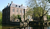 TENTOONSTELLING TEKENINGEN JANNEKE IN DE KASTEELTUINEN IN ARCEN MEI 2010